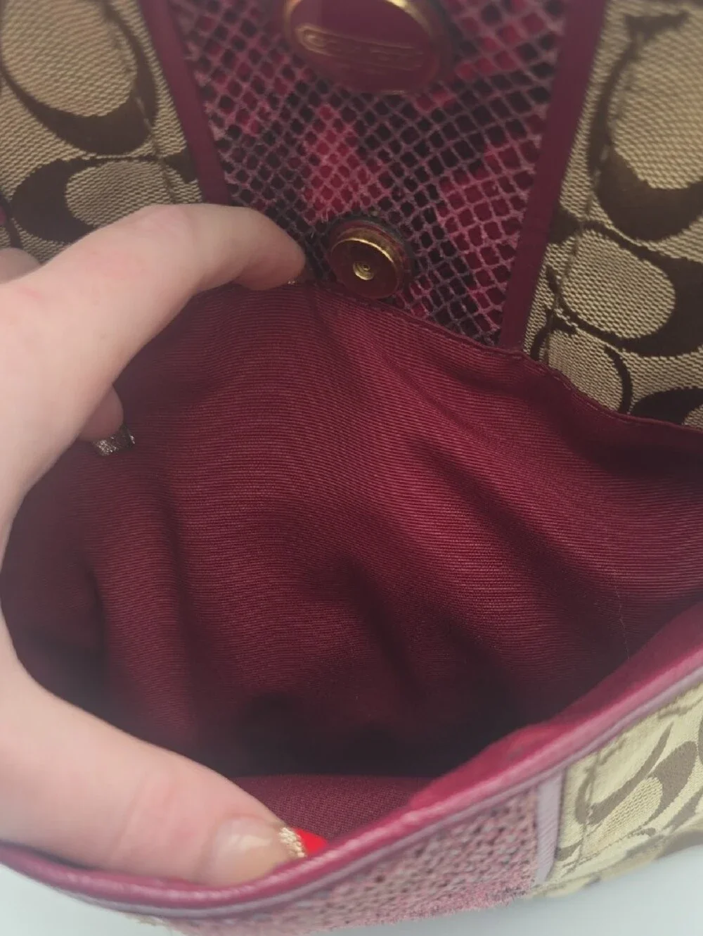 Coach Beige/Tan Signature Canvas Medium Tote W/ Burgundy Python Trim (GOOD) 💖✨️